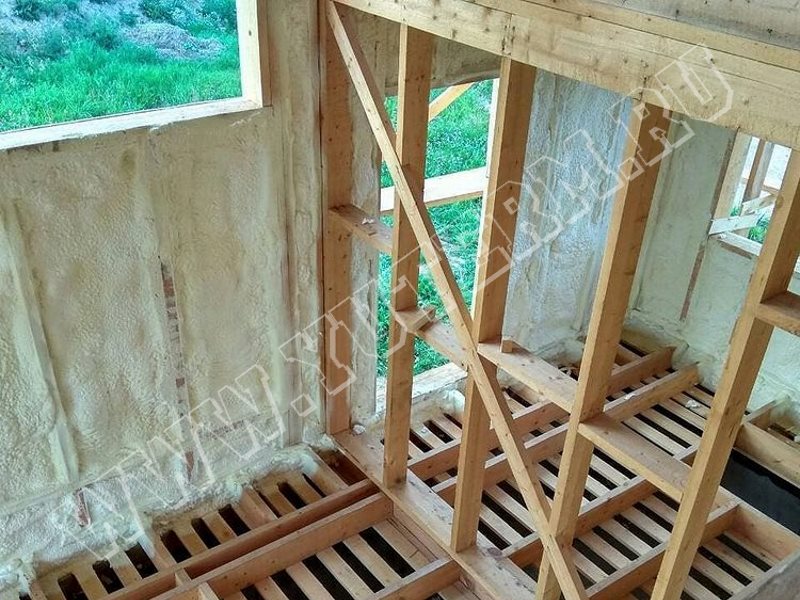 Утепление легким ППУ каркасного дома в Санкт-Петербурге